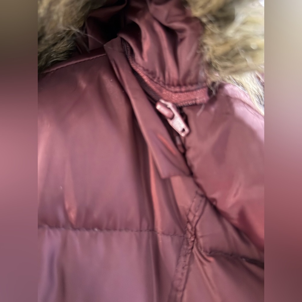 Michael Kors Burgundy Puffer Coat with removable Faux Fur Hood - Picture 4 of 4